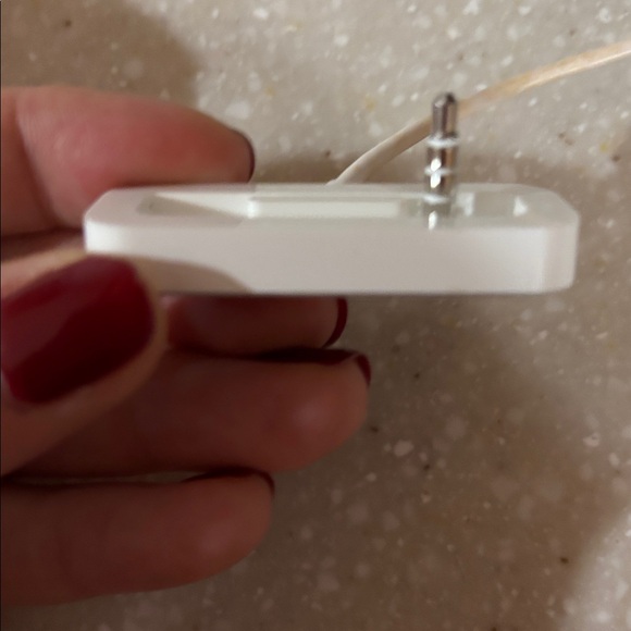 Orange apple iPod shuffle - Picture 5 of 8